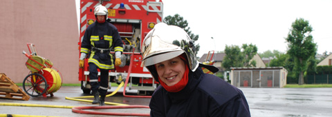 Deux sapeurs-pompiers de l'Essonne en manoeuvre