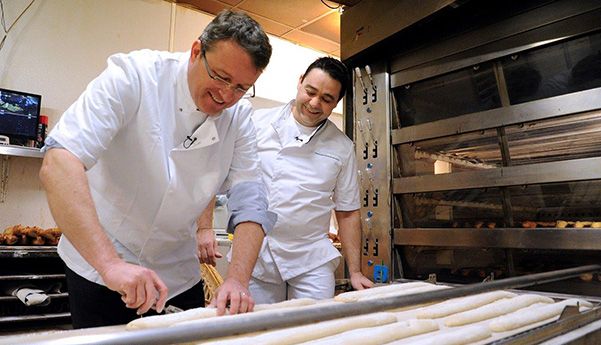 François Durovray artisan d'un jour à la boulangerie La Panetière, Montgeron - © Alexis Harnichard