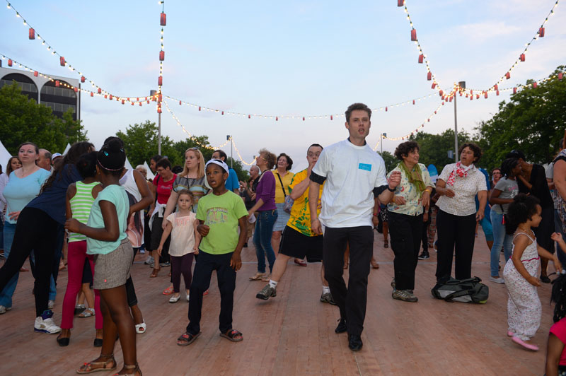 Sur la piste de danse...