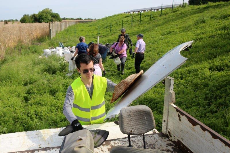 Ramassage des déchets à Morangis (21 mai 2016)
